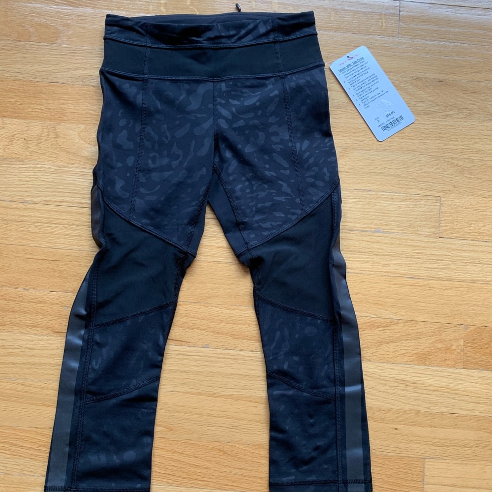 NWT Lululemon crop